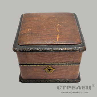 фото — стопка русская серебряная, в футляре, 19 век